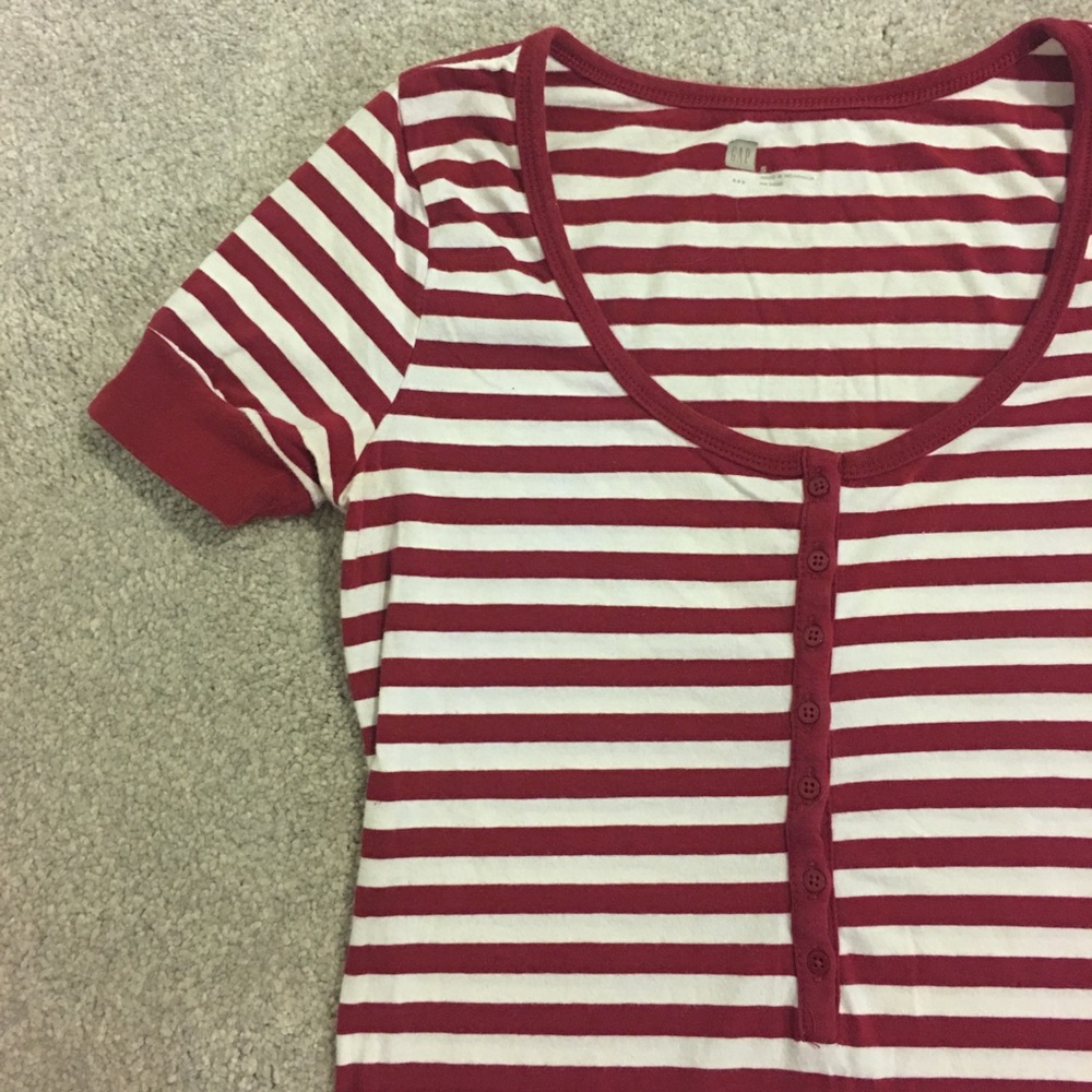 Gap White and Red Striped Shirt